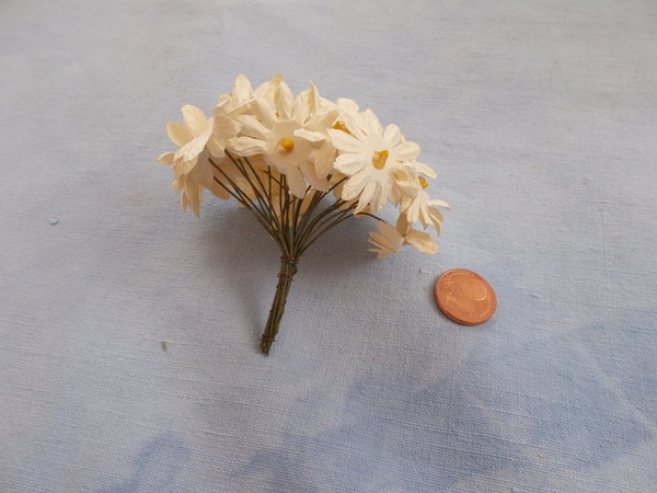 alter kleiner Strauß Papierblumen OF-A137