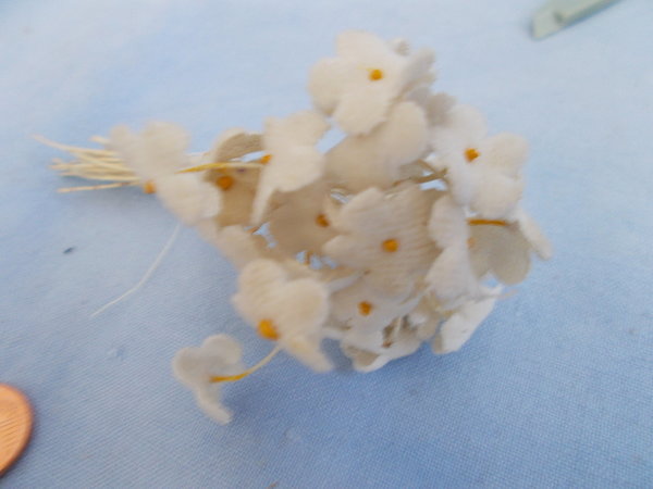 alter kleiner Strauß Textilblumen OF-A128
